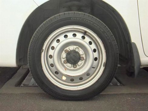 Used 2020 Nissan NV200 S image 8