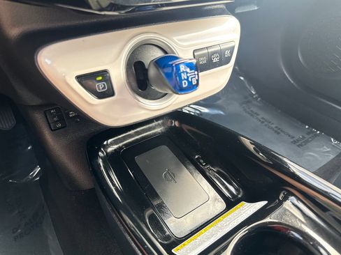 Used 2019 Toyota Prius Prime Advanced FWD image 25