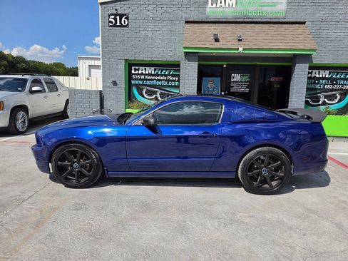 Used 2013 Ford Mustang Coupe RWD image 17