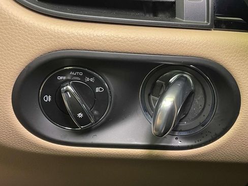 Used 2025 Porsche Macan image 44