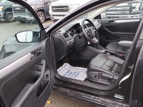 Used 2013 Volkswagen Jetta SE image 9