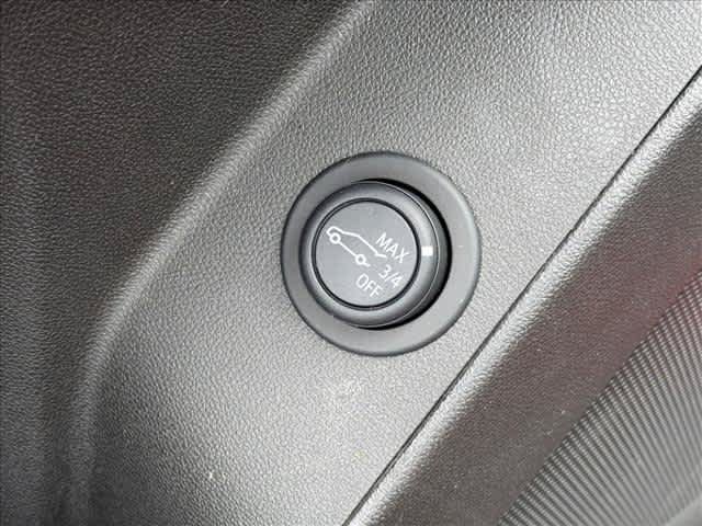 Used 2023 Chevrolet Equinox LT FWD image 16