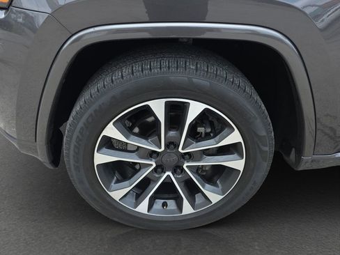 Used 2019 Jeep Grand Cherokee Altitude AWD/4WD image 4