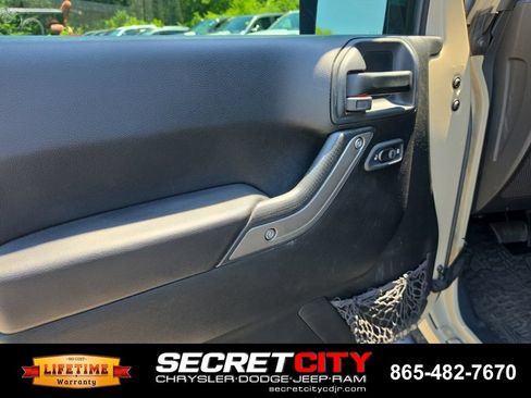 Used 2017 Jeep Wrangler Unlimited Sport w/ Quick Order Package 24S AWD/4WD image 13