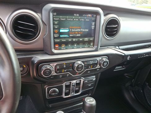 Certified 2022 Jeep Wrangler Unlimited Sport AWD/4WD image 5