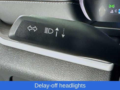 Used 2025 Jeep Grand Cherokee Limited w/ Black Appearance Package image 13