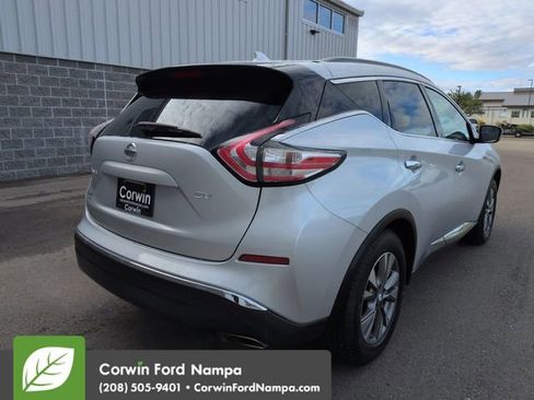 Used 2017 Nissan Murano SV FWD image 3