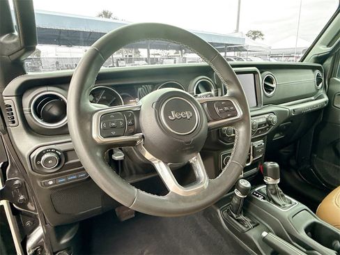 Used 2023 Jeep Wrangler Unlimited Rubicon 4xe image 12