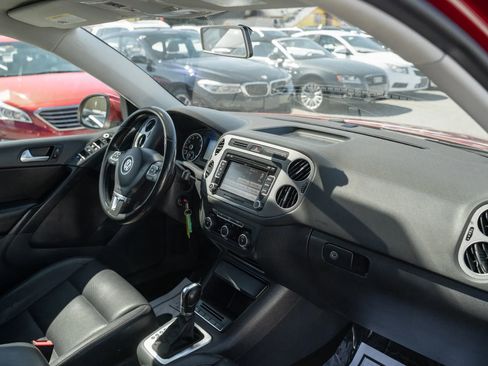 Used 2012 Volkswagen Tiguan S FWD image 12