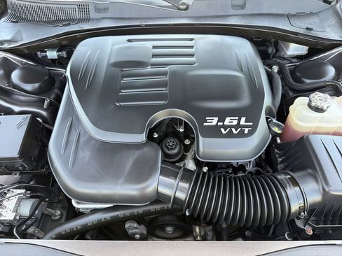 Used 2020 Dodge Charger SXT RWD image 10