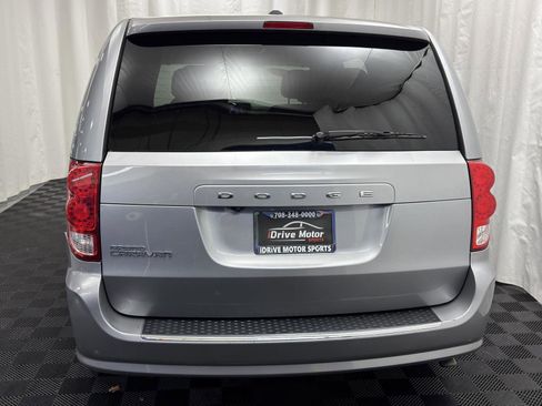 Used 2019 Dodge Grand Caravan SE image 9