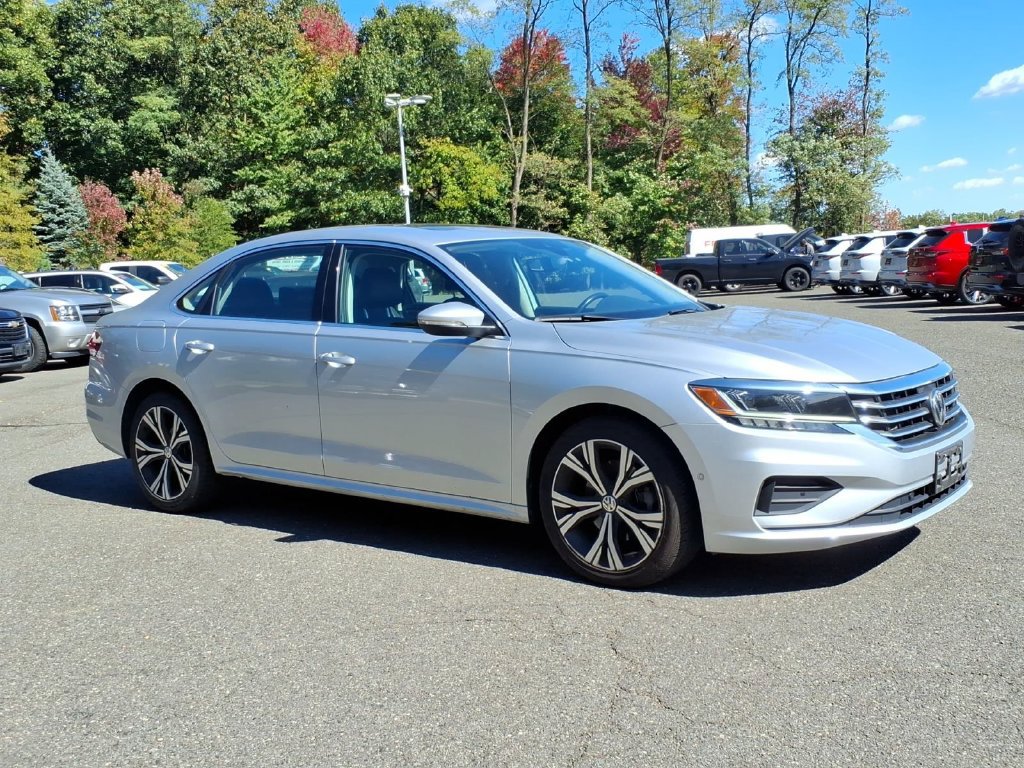 Used 2020 Volkswagen Passat 2.0T SEL FWD image 1