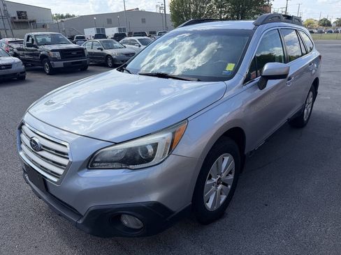 Used 2016 Subaru Outback 2.5i Premium AWD/4WD image 4