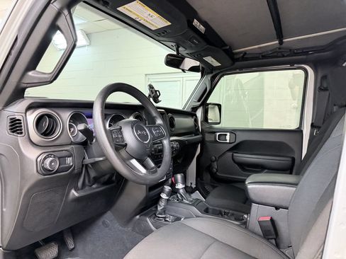Used 2023 Jeep Wrangler Unlimited Sport AWD/4WD image 13