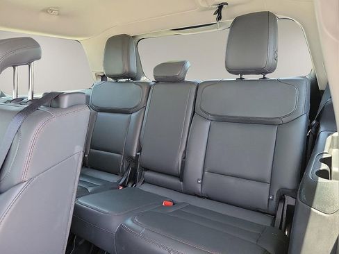 Used 2025 Ford Expedition Active AWD/4WD image 9