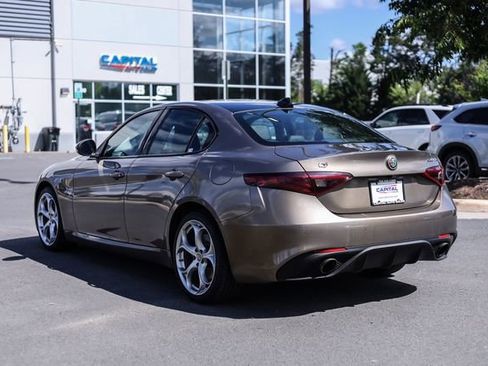 Used 2019 Alfa Romeo Giulia Ti Sport w/ Quick Order Package 22S Sport AWD/4WD image 10