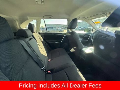 Used 2019 Toyota RAV4 LE FWD image 4