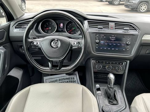 Used 2019 Volkswagen Tiguan SE w/ Panoramic Sunroof Package AWD/4WD image 18