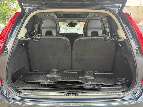 Used 2022 Volvo XC90 T5 Momentum w/ Climate Package image 28