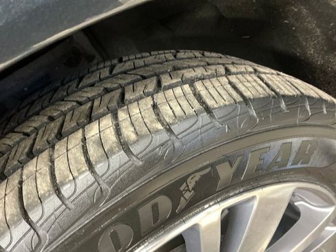 Certified 2023 Cadillac XT5 Premium Luxury AWD/4WD image 12