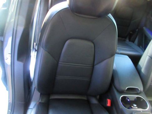 Used 2023 Porsche Cayenne AWD/4WD image 27