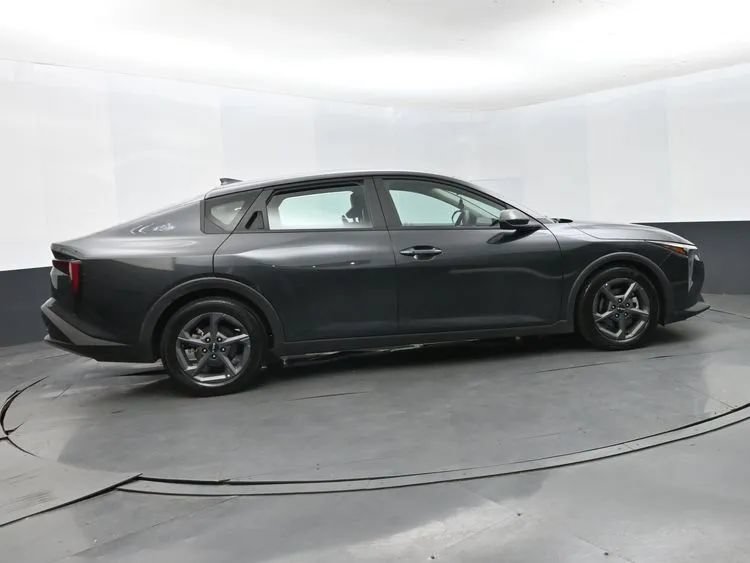 Used 2025 Kia K4 FWD image 4