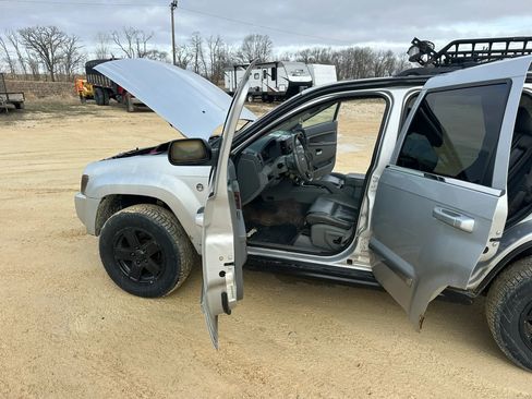 Used 2007 Jeep Grand Cherokee Limited w/ Trailer Tow Group IV image 10