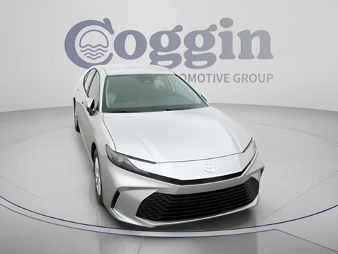 Used 2026 Toyota Camry LE w/ Convenience Package FWD image 27