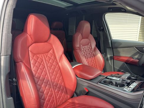 Used 2025 Audi SQ7 Prestige w/ Prestige Package image 16
