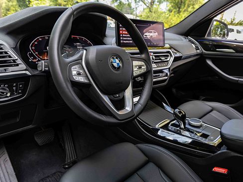 Used 2024 BMW X4 xDrive30i w/ Parking Assistance Package image 7