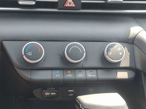 Certified 2024 Hyundai Elantra SE FWD image 15