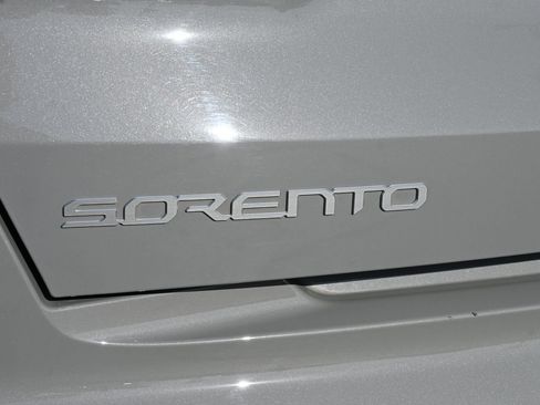 Used 2023 Kia Sorento EX w/ Panoramic Sunroof Package FWD image 23