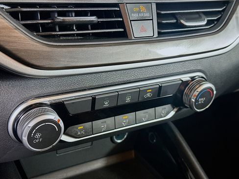 Used 2024 Nissan Altima 2.5 SV image 22