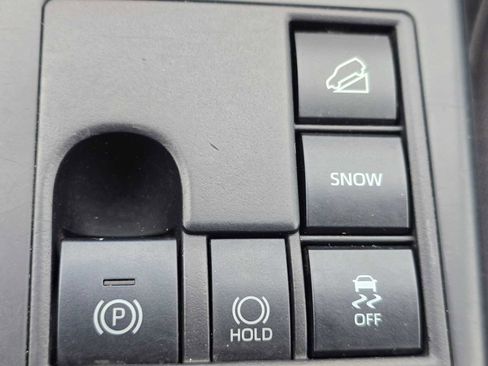 Used 2023 Toyota Highlander LE AWD/4WD image 36
