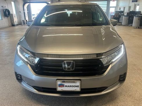 Used 2021 Honda Odyssey Touring image 2