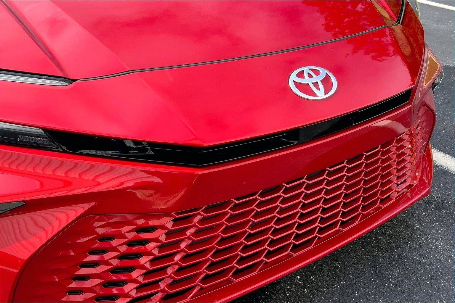 Used 2025 Toyota Camry XSE AWD/4WD image 30