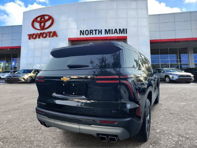 Used 2024 Chevrolet Traverse LT FWD image 4