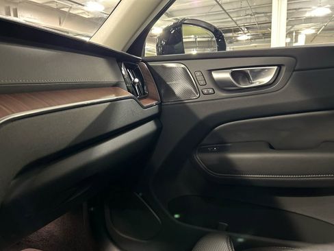 Certified 2024 Volvo XC60 B5 Ultimate w/ Protection Package Premier AWD/4WD image 20
