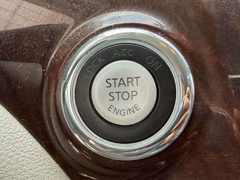 Used 2016 Nissan Quest S FWD image 22