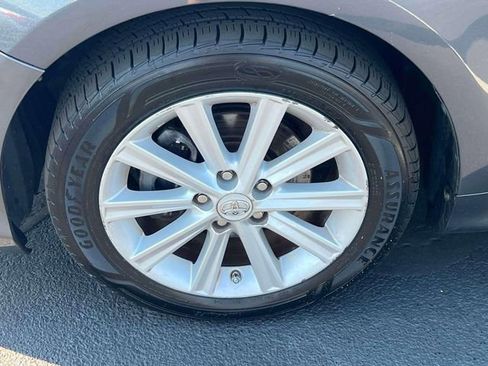 Used 2012 Toyota Camry XLE w/ Leather Pkg FWD image 7