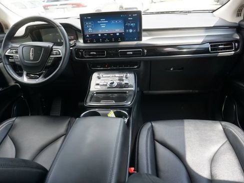 Used 2023 Lincoln Nautilus FWD w/ Premium Package image 6