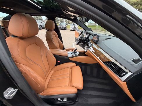 Used 2020 BMW 540i xDrive w/ M Sport Package image 27