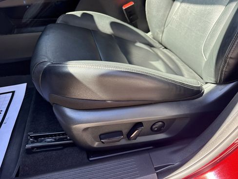 Used 2021 Nissan Rogue SL w/ Premium Package image 12