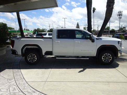 New 2026 GMC Sierra 2500 SLE AWD/4WD image 9