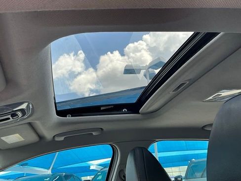 Used 2021 Hyundai Elantra Limited image 10