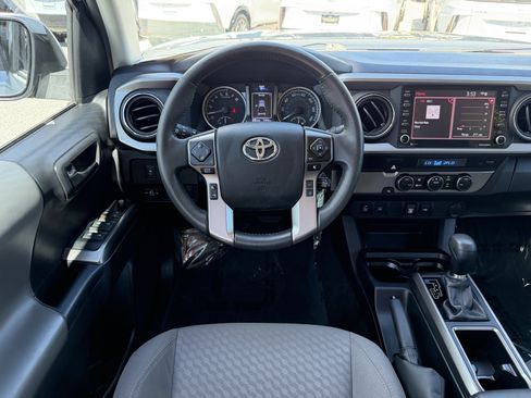Used 2022 Toyota Tacoma SR5 w/ Technology Package RWD image 14