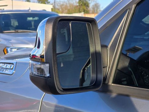 Used 2025 RAM 1500 Laramie image 14