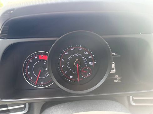 Used 2023 Hyundai Elantra SE FWD image 9