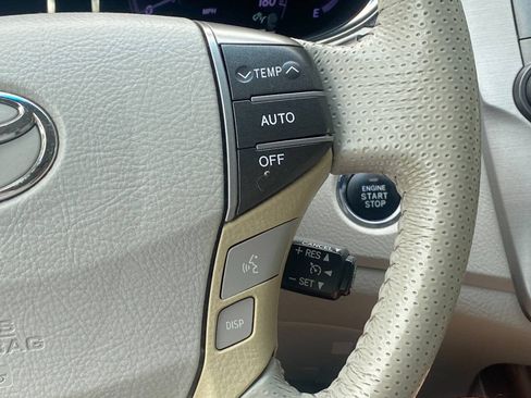 Used 2011 Toyota Avalon Limited FWD image 24