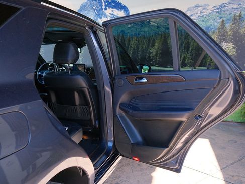 Used 2016 Mercedes-Benz GLE 350 w/ Premium Package image 32